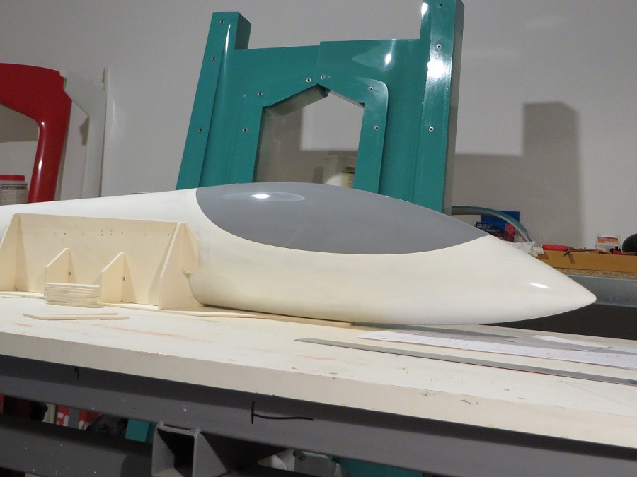Fit of the canopy, also visible the jig to drill the holes for the wing positioning