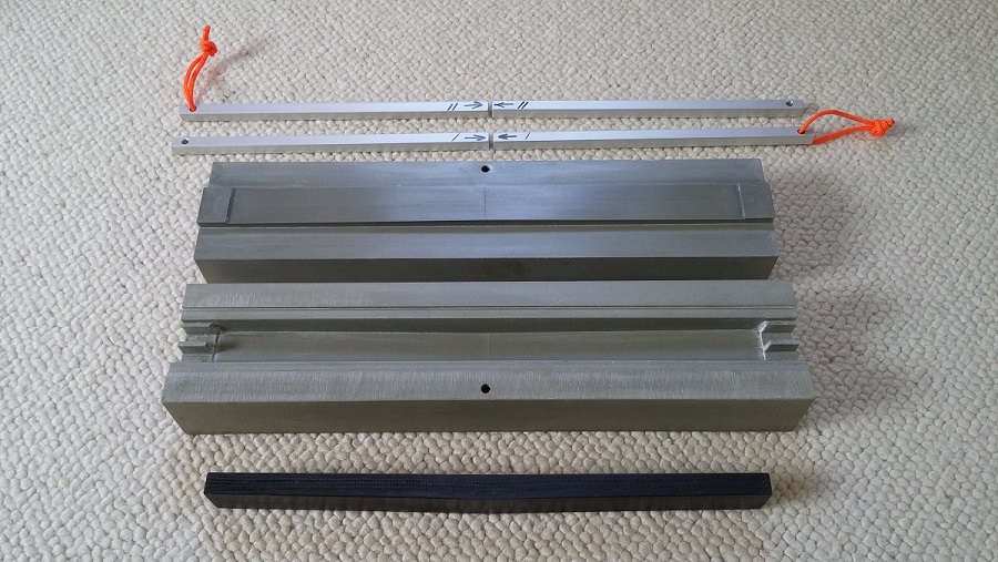 Joiner mold parts and the joiner